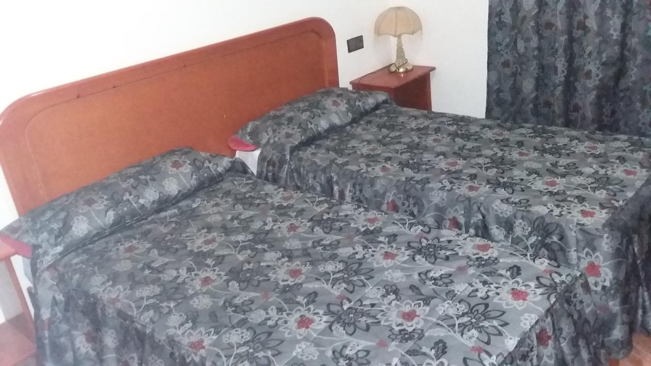 Selouane Motel Paris Dakar מראה חיצוני תמונה